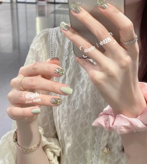适合40岁女人的美甲 适合40岁女人的美甲推荐图片