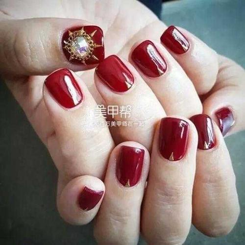 红美甲图片