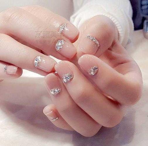 灰美甲图片