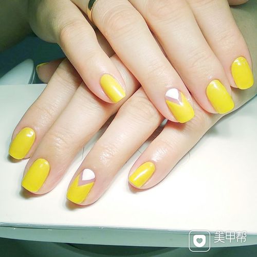 橙美甲图片