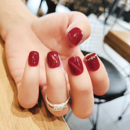 红美甲图片