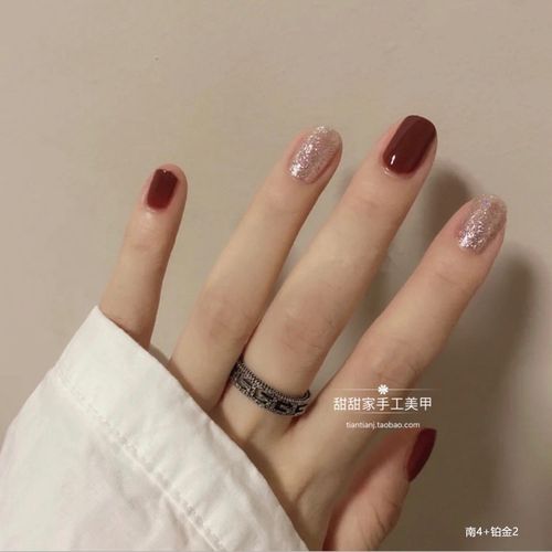 白美甲图片