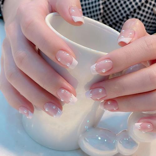 白美甲图片