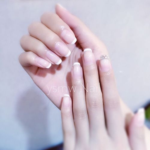白美甲图片