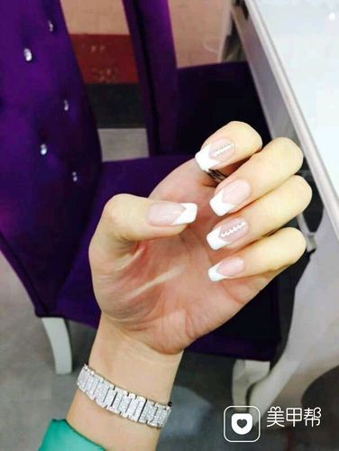 白美甲图片