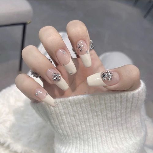 白美甲图片