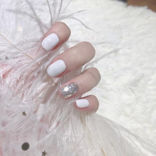 白美甲图片