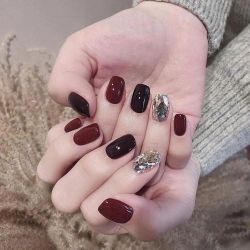 红美甲图片