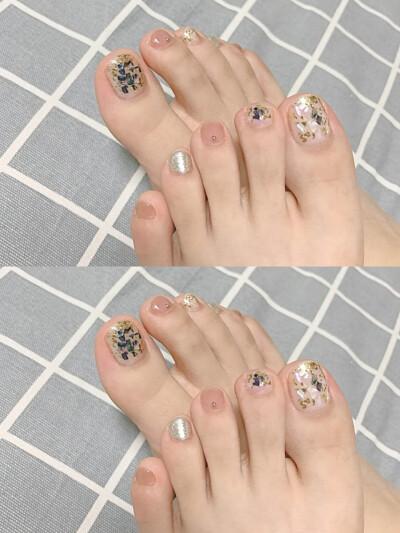咖色美甲图片大全款式 咖色美甲图案图片