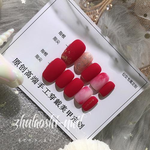 红美甲图片