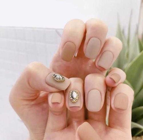 红美甲图片