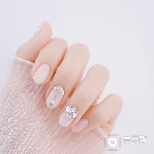 白美甲图片
