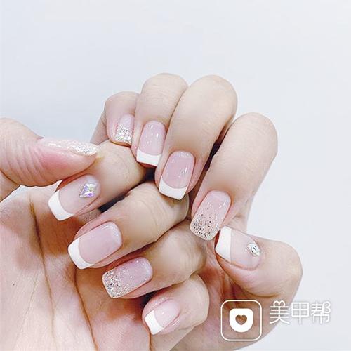 白美甲图片