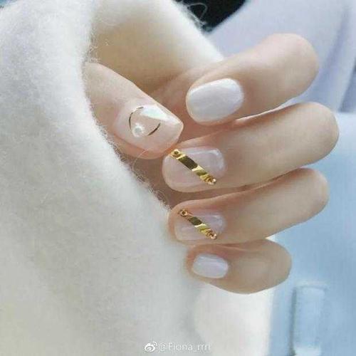 白美甲图片