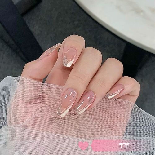 红美甲图片