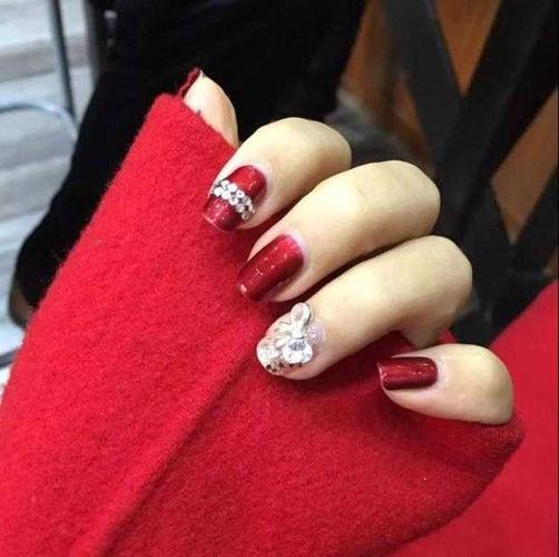 红美甲图片