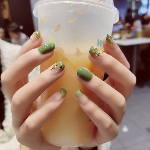 墨绿色美甲 墨绿色美甲款式图片图片
