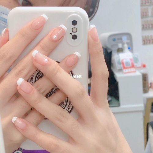 白美甲图片