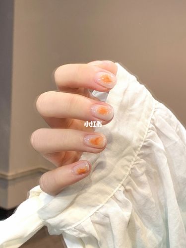 黄美甲图片