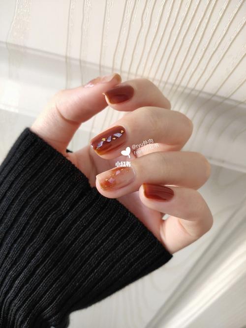 黄美甲图片