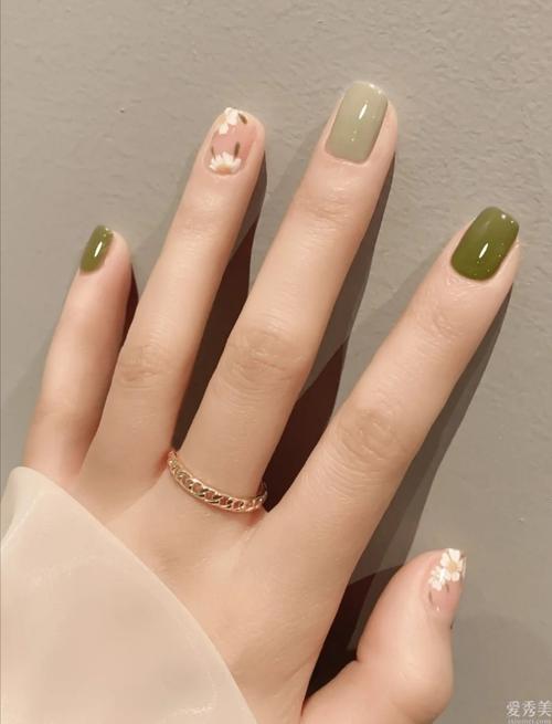 橙美甲图片