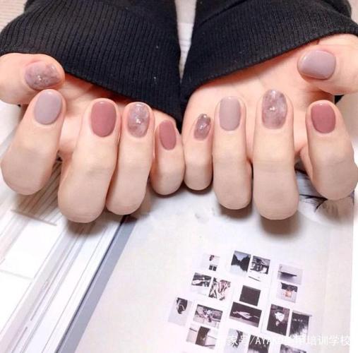 橙美甲图片