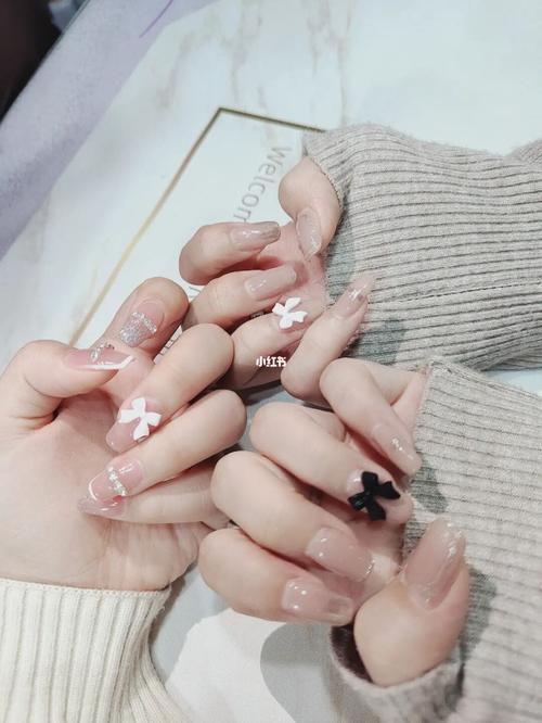 白美甲图片