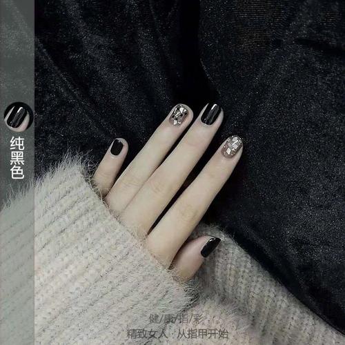 黑美甲图片
