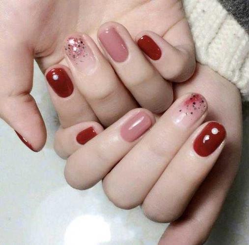 红美甲图片