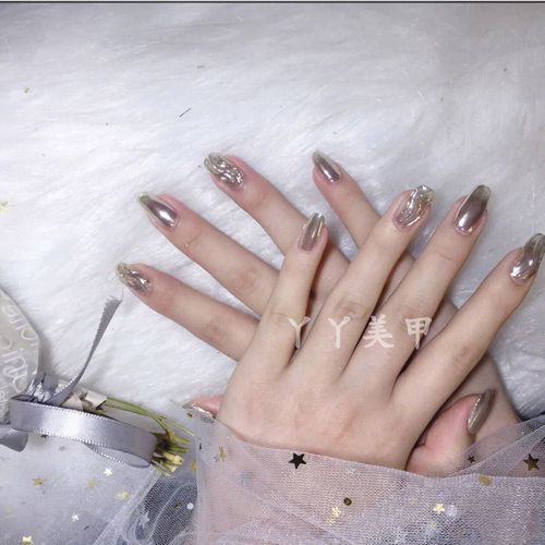 白美甲图片