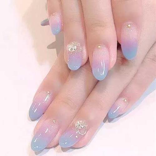 白美甲图片