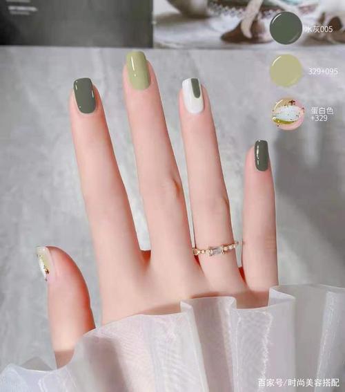 白美甲图片