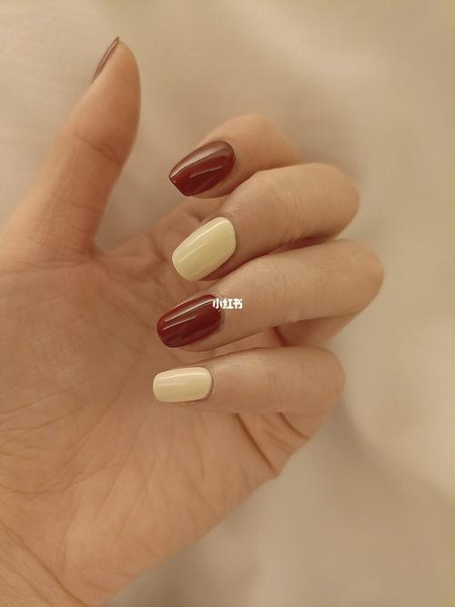 白美甲图片