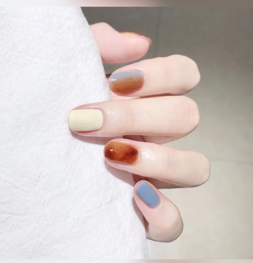 白美甲图片