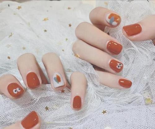 白美甲图片