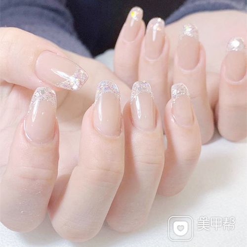 秋冬显白美甲图片大全 新款美甲图片冬天显白图片
