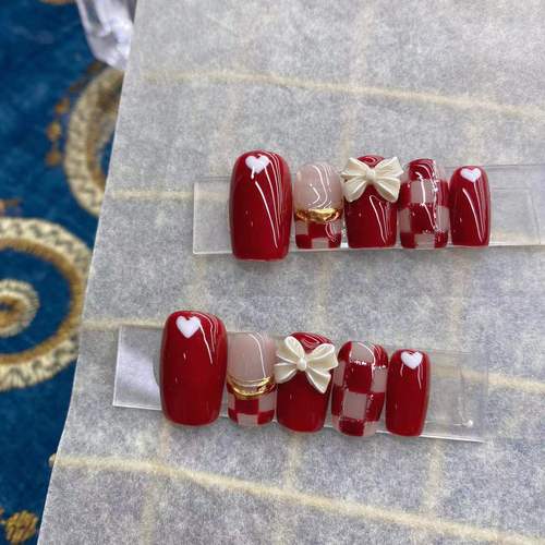 红美甲图片