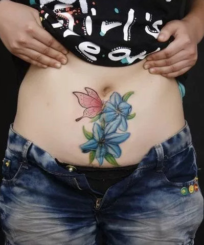 女性腹部的性感私处纹身图案欣赏图片