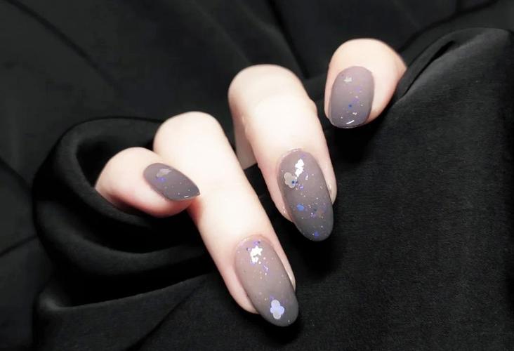白美甲图片