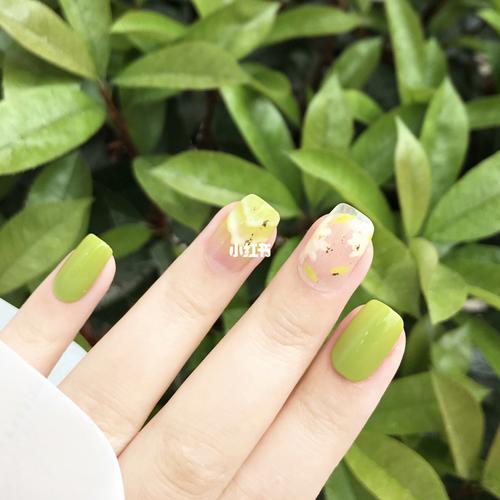 绿美甲图片
