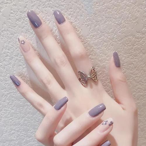 白美甲图片