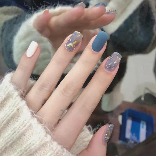白美甲图片