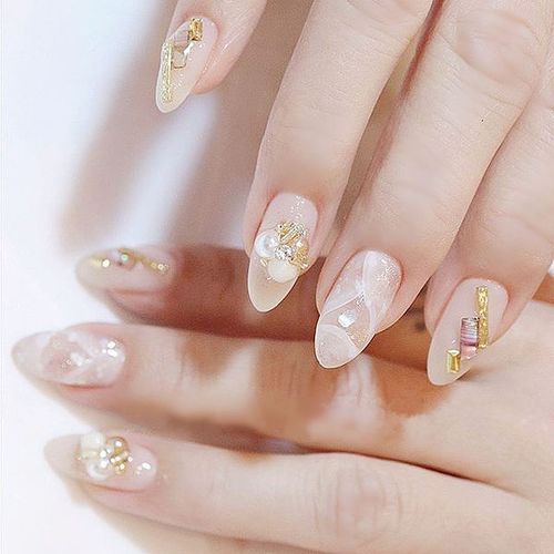 白美甲图片