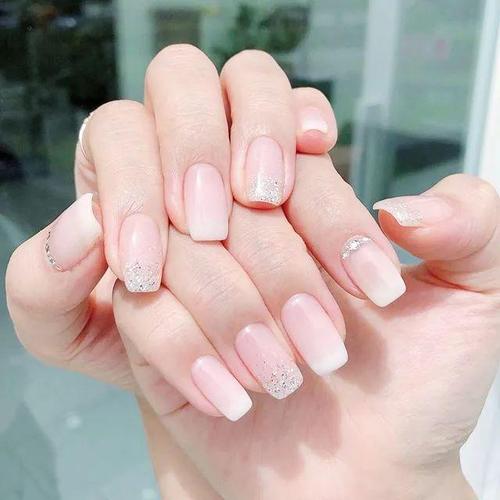 白美甲图片