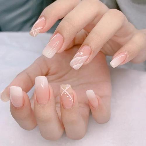 白美甲图片