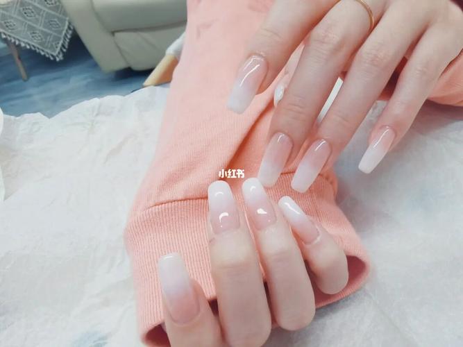 白美甲图片