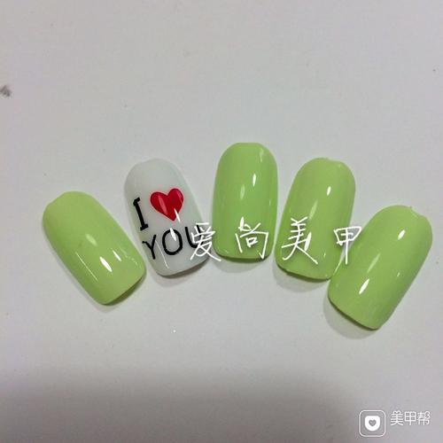 绿美甲图片