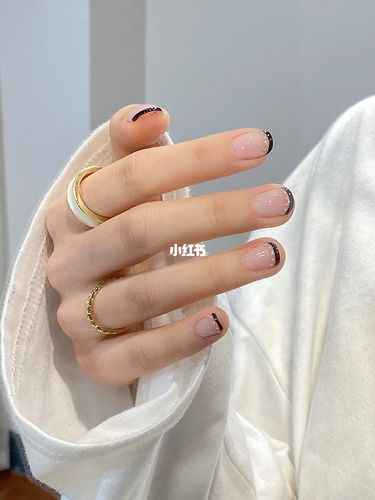 白美甲图片