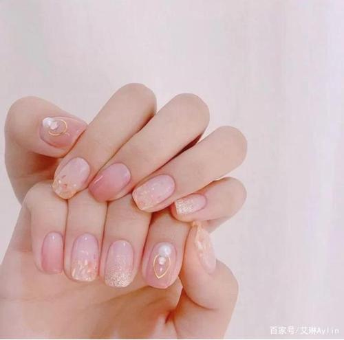 白美甲图片
