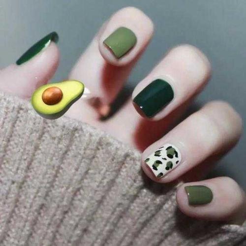 绿美甲图片